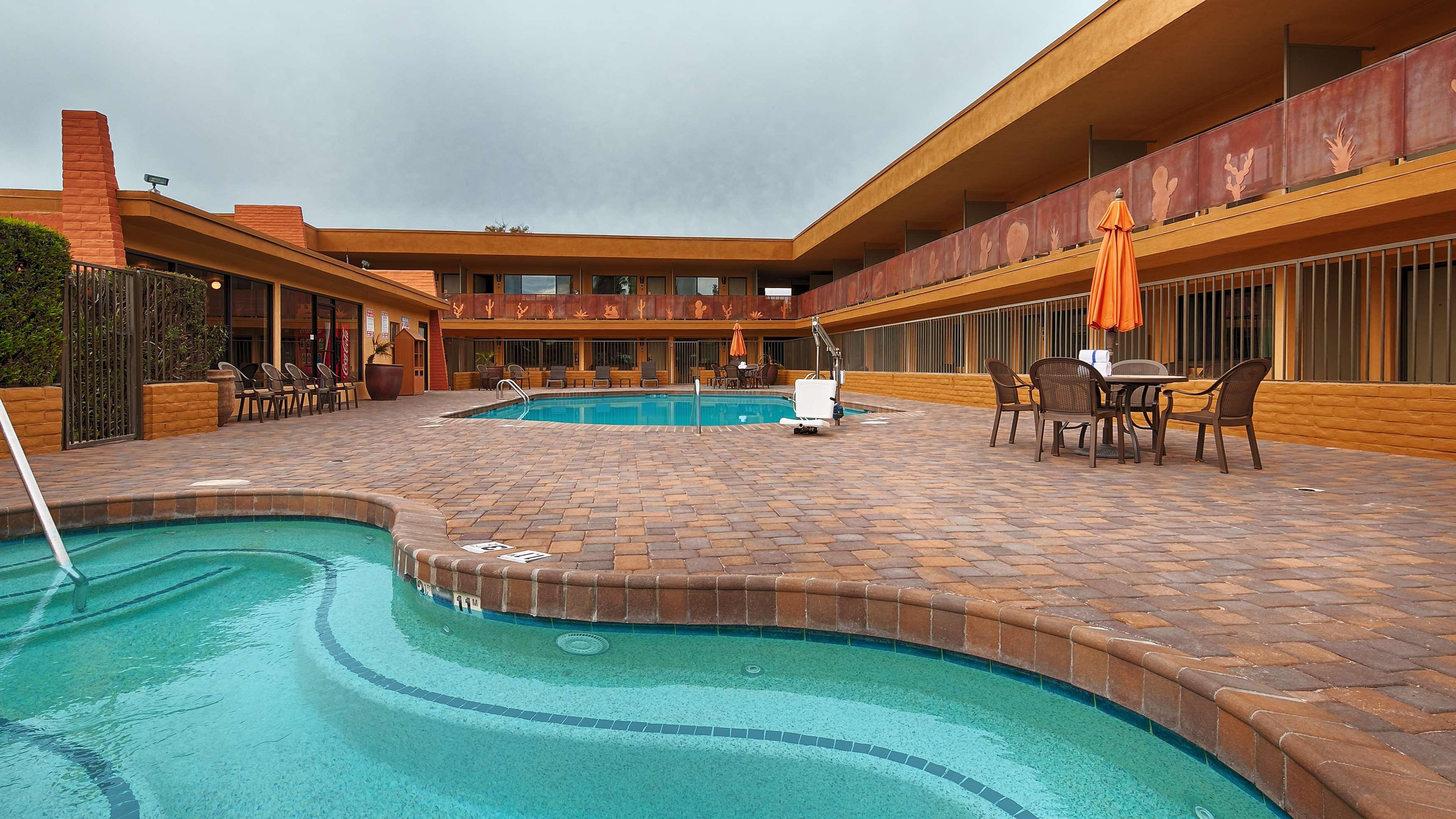 Best Western Royal Sun Inn & Suites Tucson Exterior photo