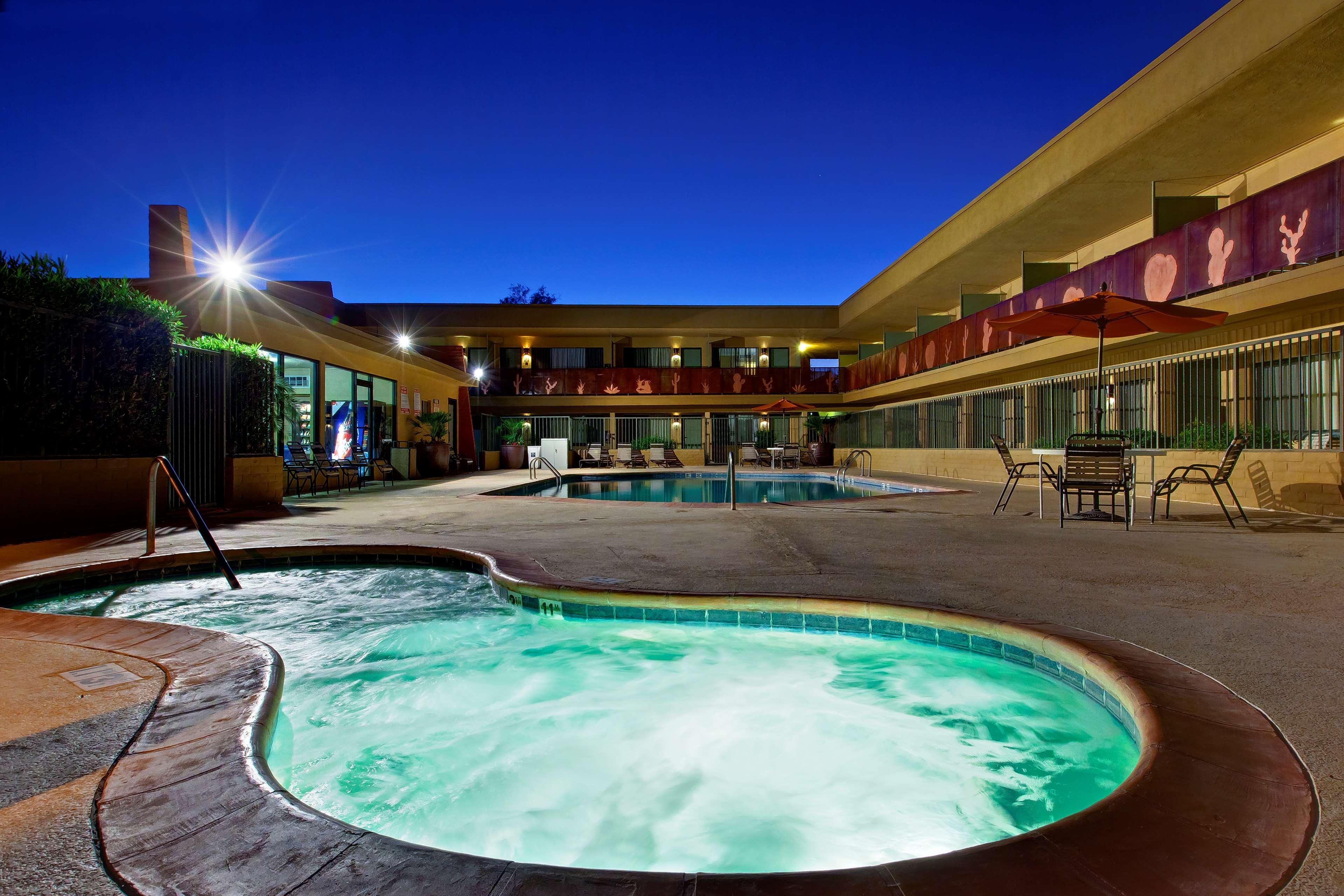 Best Western Royal Sun Inn & Suites Tucson Exterior photo