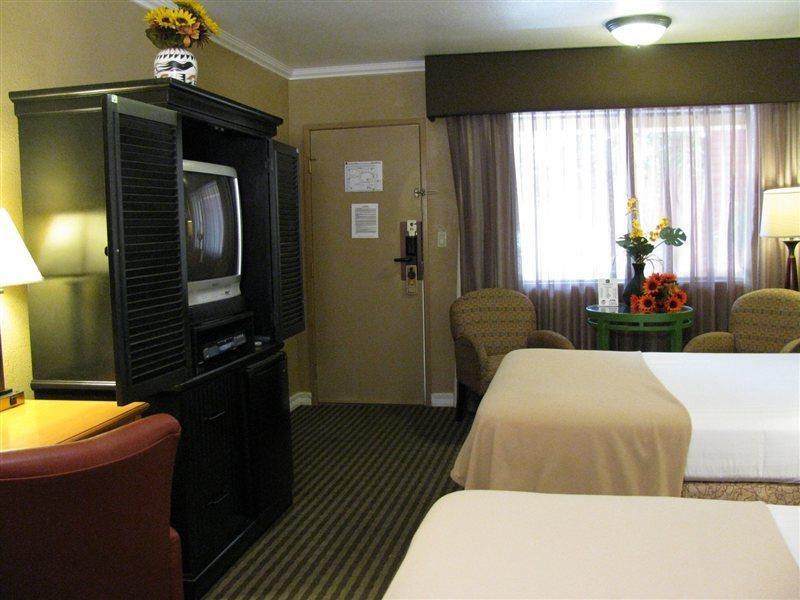 Best Western Royal Sun Inn & Suites Tucson Exterior photo